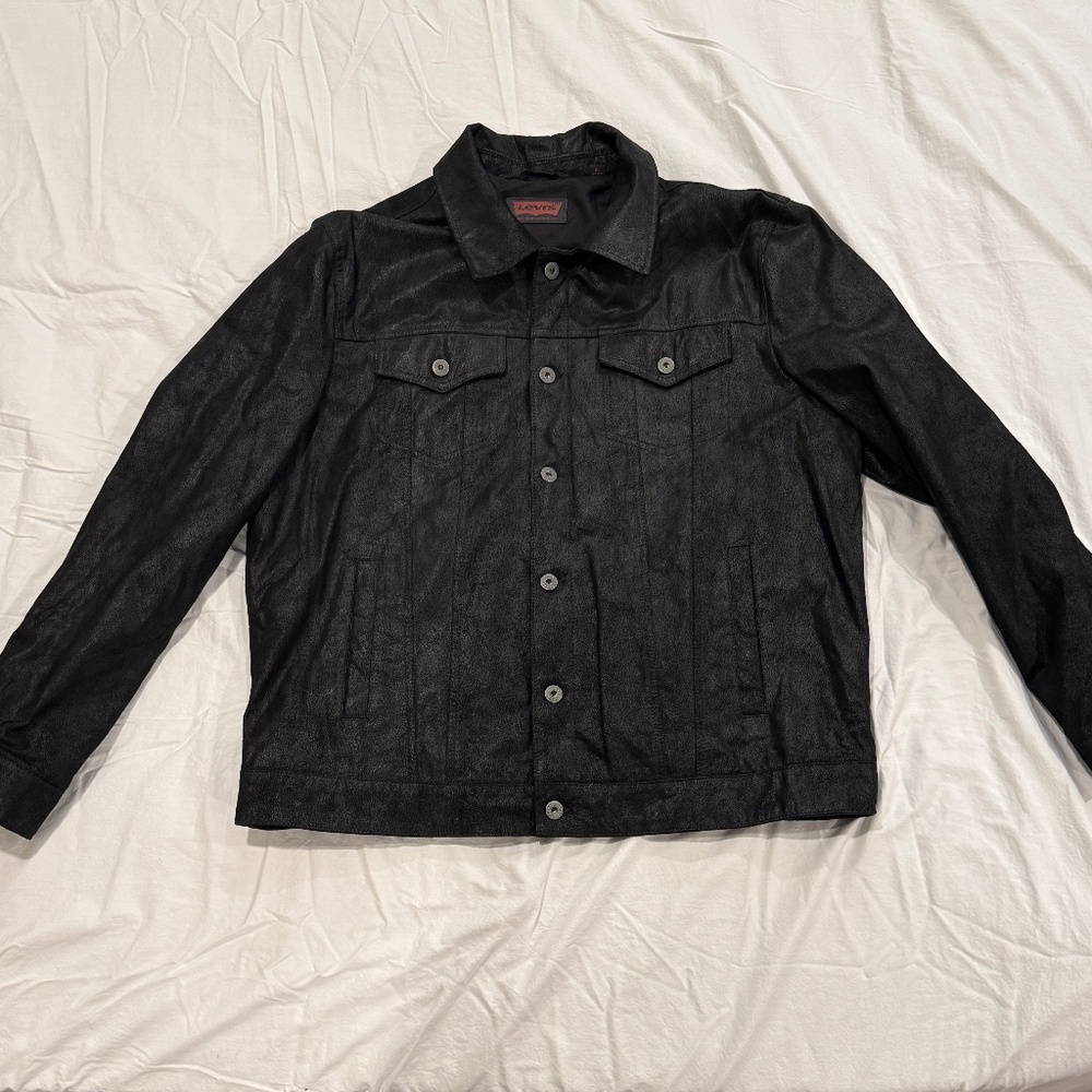 Levi’s Genuine Leather Trucker Jacket Size XL, Rare